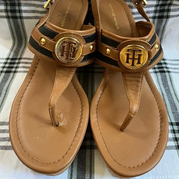 Tommy Hilfiger Wedge Sandals Size 9.5 - Picture 14 of 16